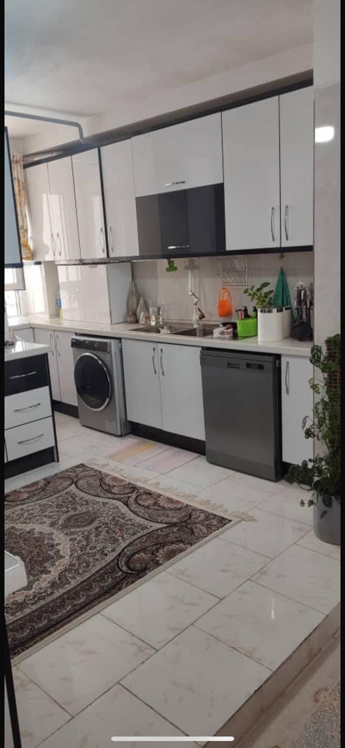 مشاور:خانم یکتا