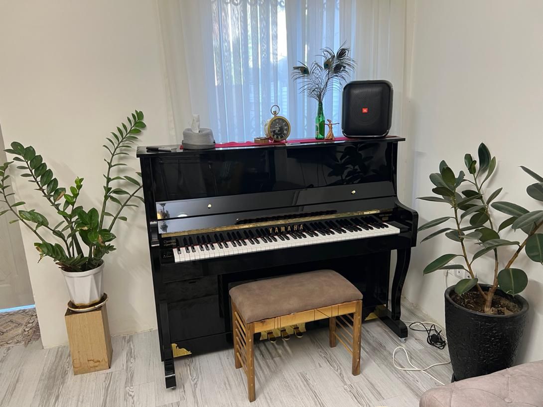 پیانو یاماها lp28