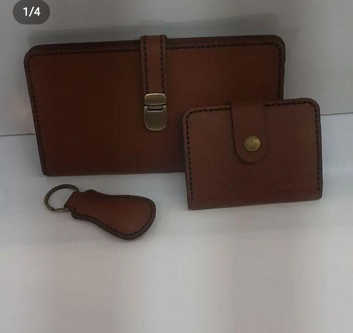 اکسسوری چرم مناسب روز مرد