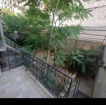 مشاور تخصصی املاک شرق خانم اخوان