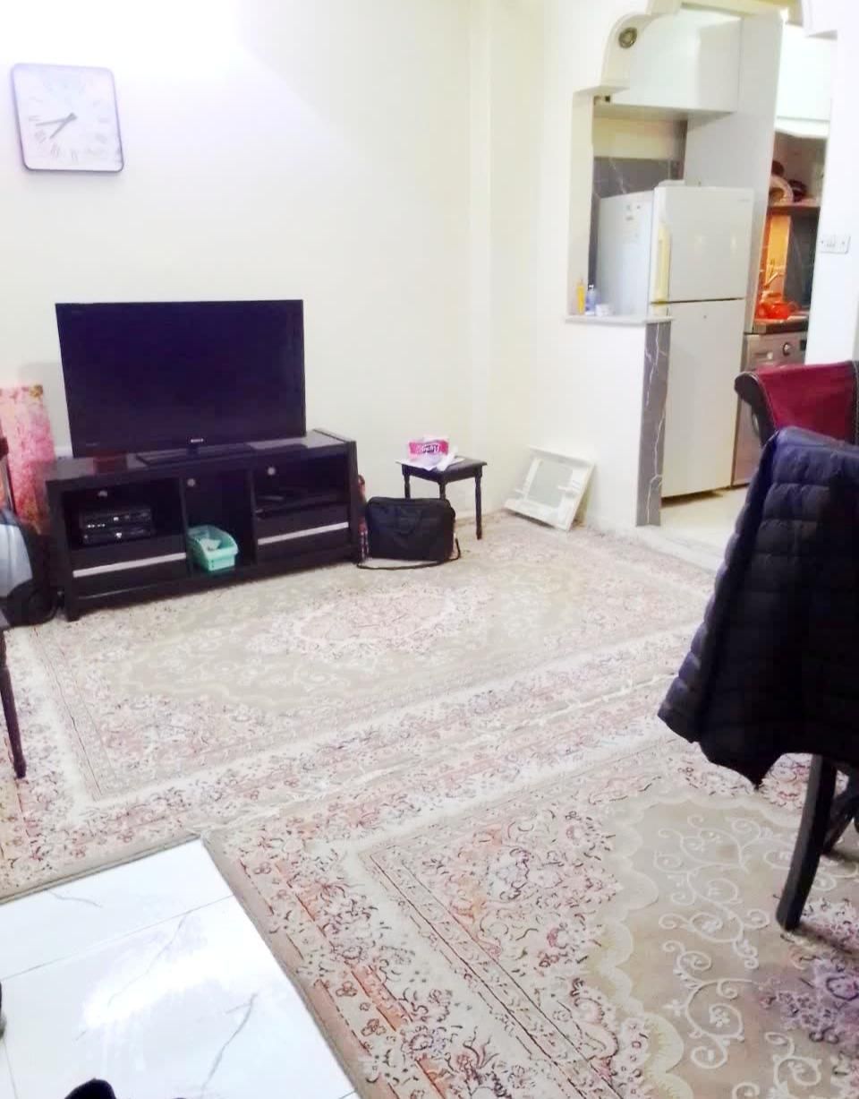 مشاور تخصصی املاک شرق خانم اخوان