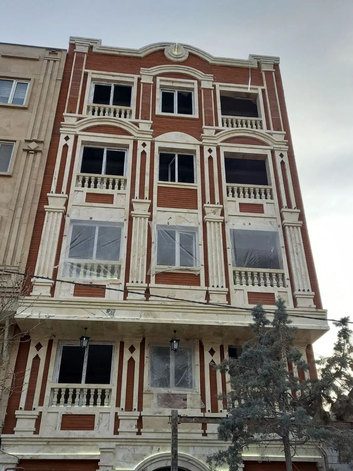 رگلاژ و تعمیر انواع درب و پنجره upvc