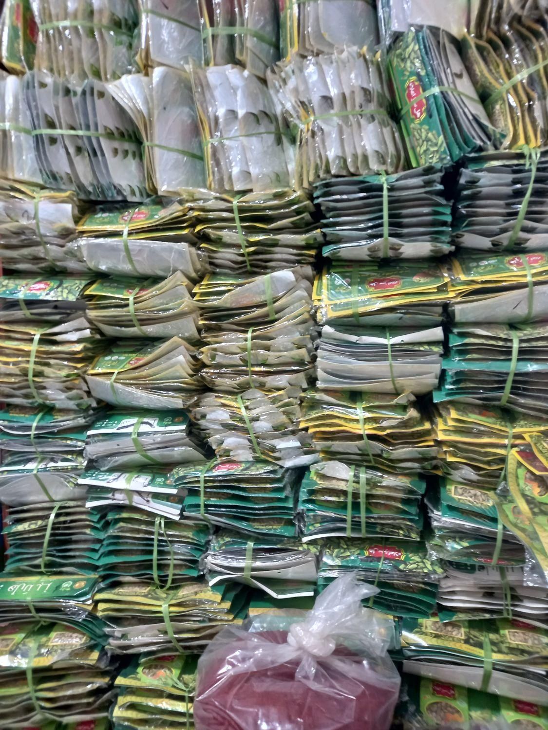 کارگاه خانگی (کاردرمنزل)بسته بندی زعفران .هل