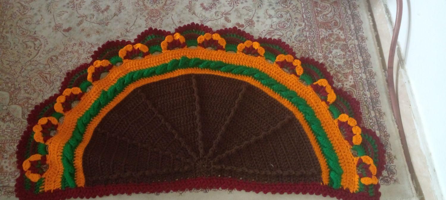 پادری نیم دایره