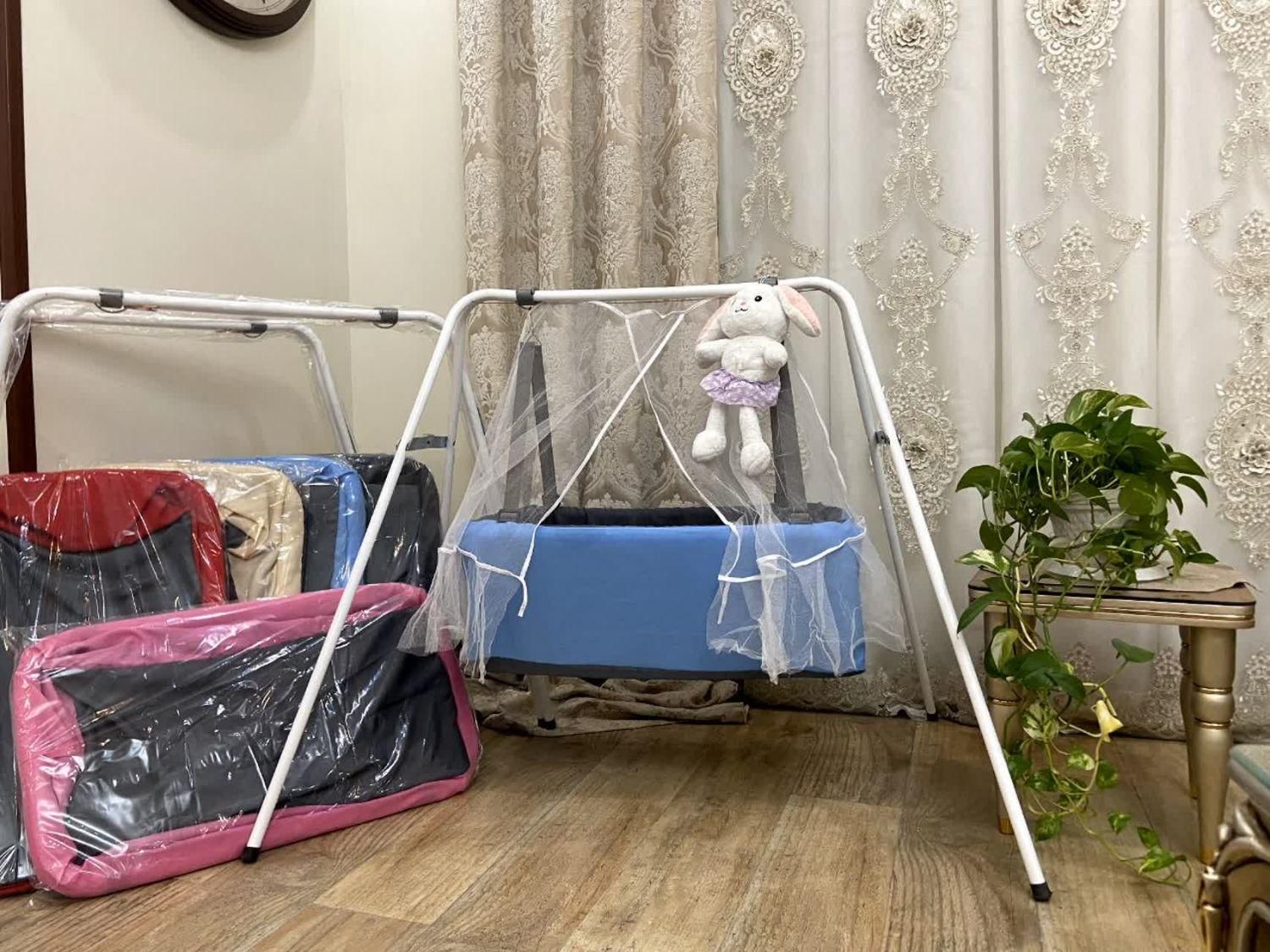 گهواره کولیکی پایه سفید کار شرکتی