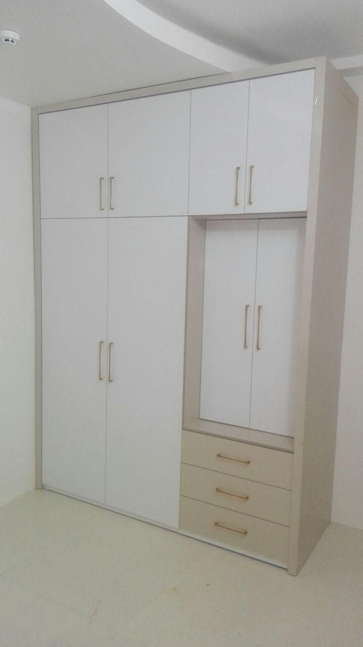 کمددیواری کرم متالیک کدنهصدوهشت