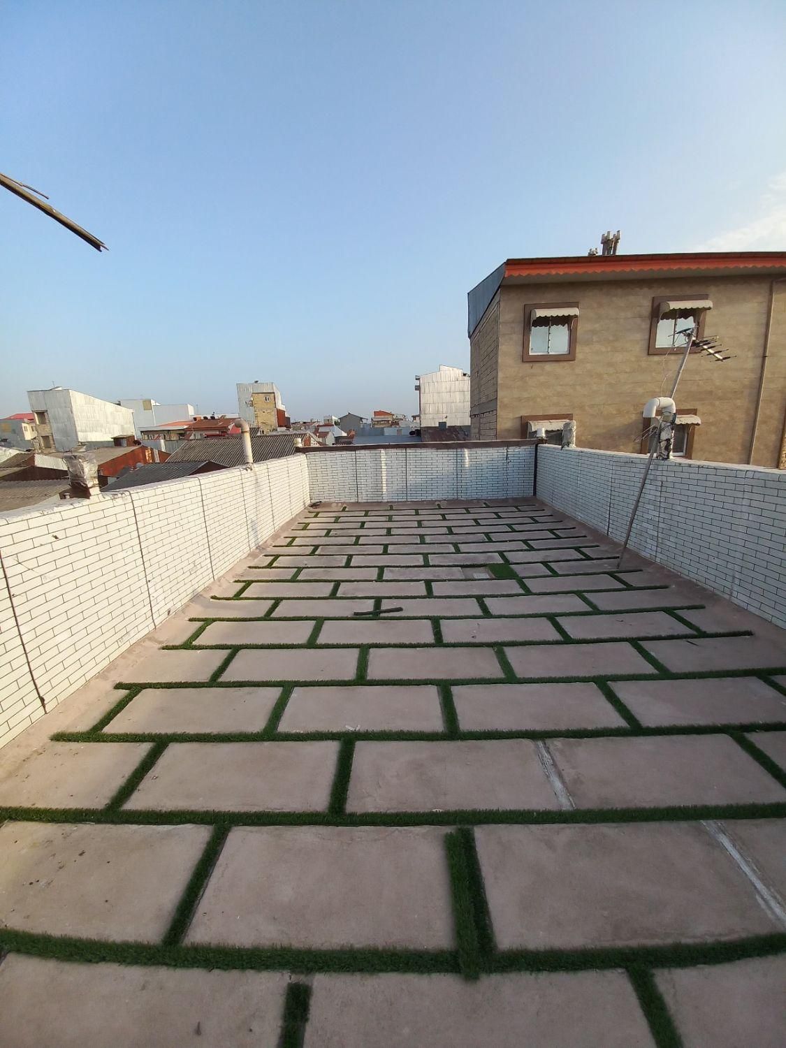 فروش آپارتمان ۱۴۰ متر۲ خوابه بام تهرانی در حمیدیان