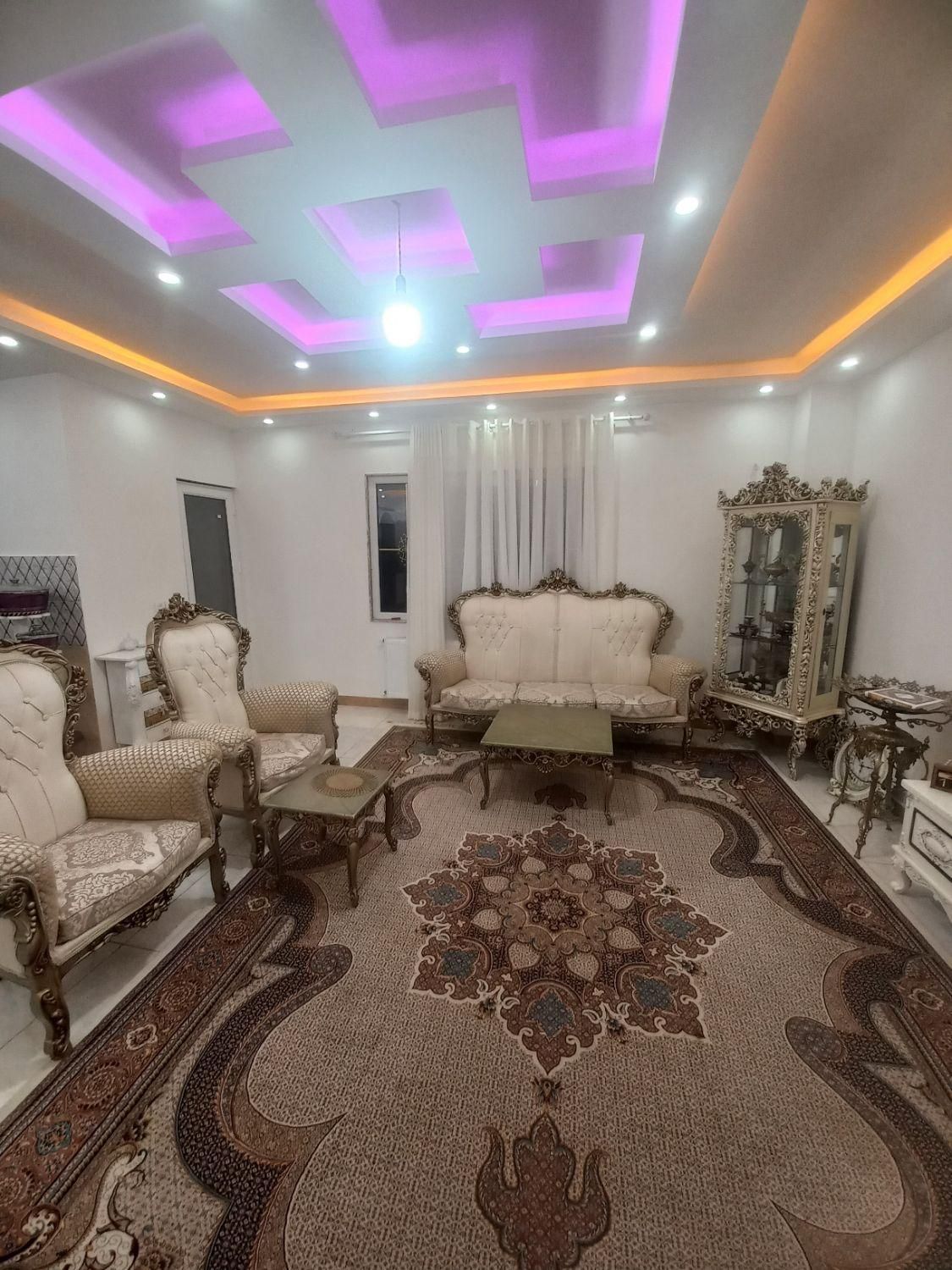 فروش آپارتمان ۹۵ متر۲ خوابه حمیدیان نوآوران