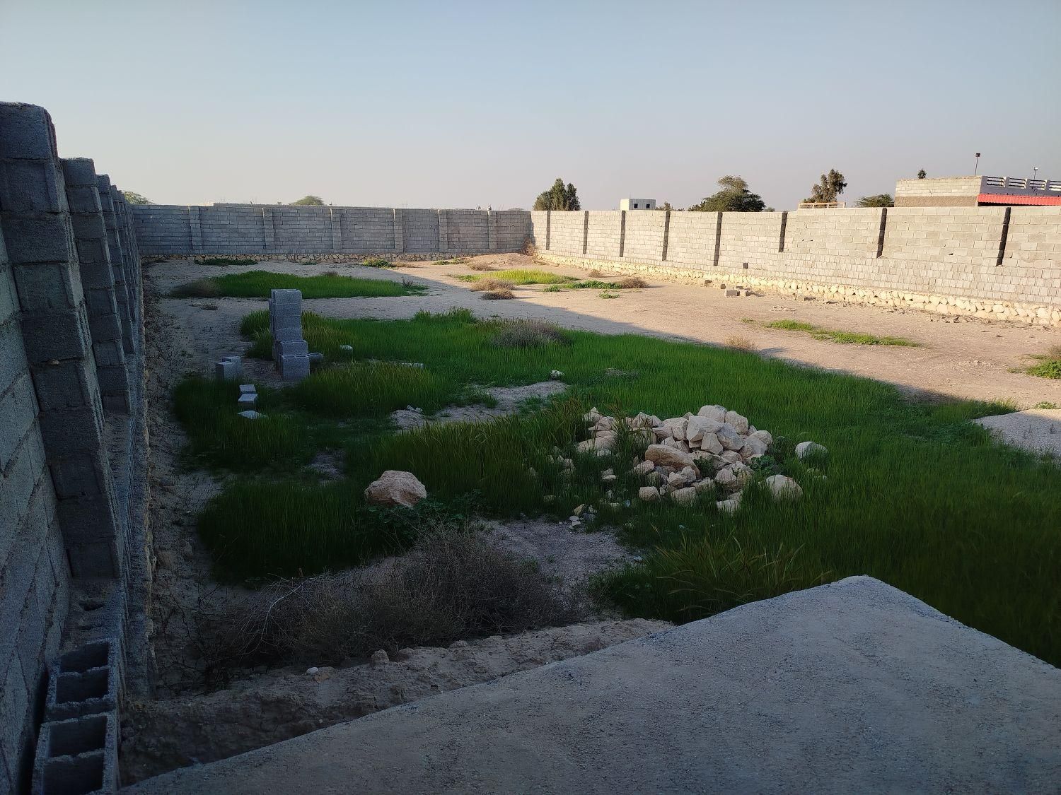 فروش زمین با دیوار کشی ودرب