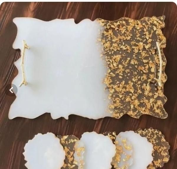 سینی و زیر لیوانی