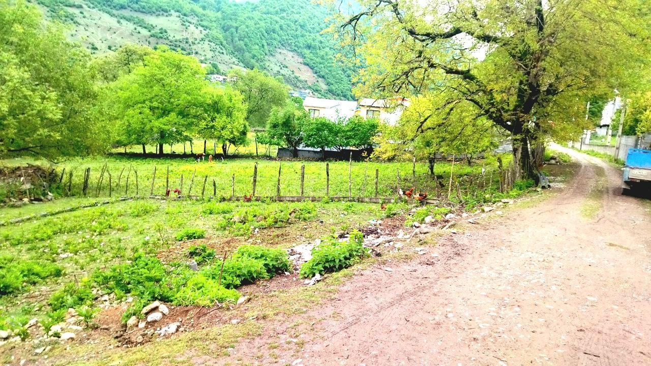 زمین ییلاقی توریستی/ساخت/سند
