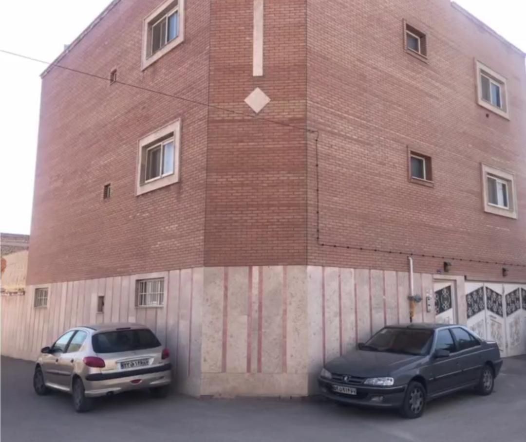 کوی راه حق اپارتمان 122متری سنددار