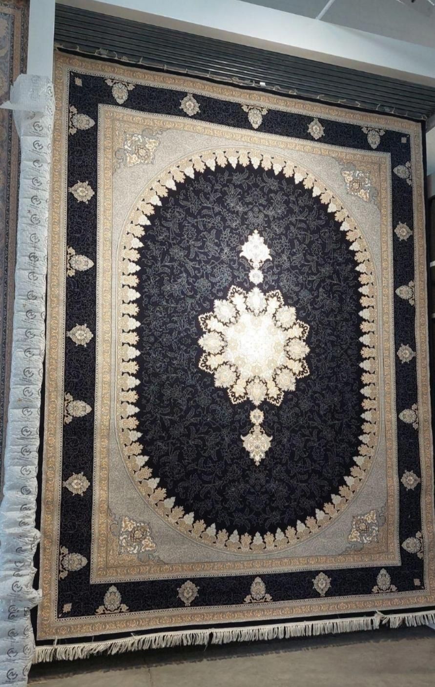 پخش خرده و عمده فرش قالی ۹و ۶و ۱۲ متری