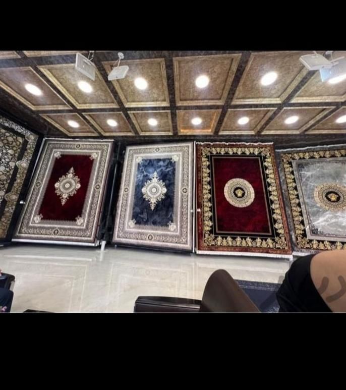 فرش قالی ۱۲۰۰ شانه گل ابریشم