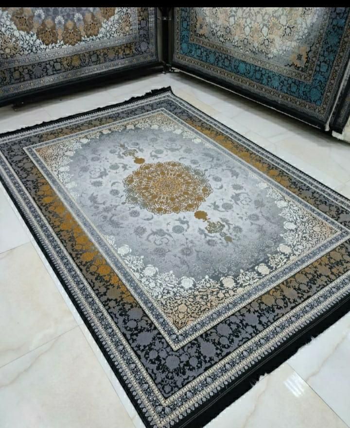 فرش و قالی سی رنگ