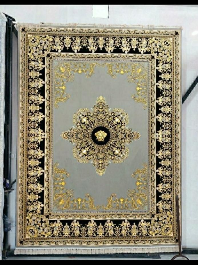 فرش رخ طلایی