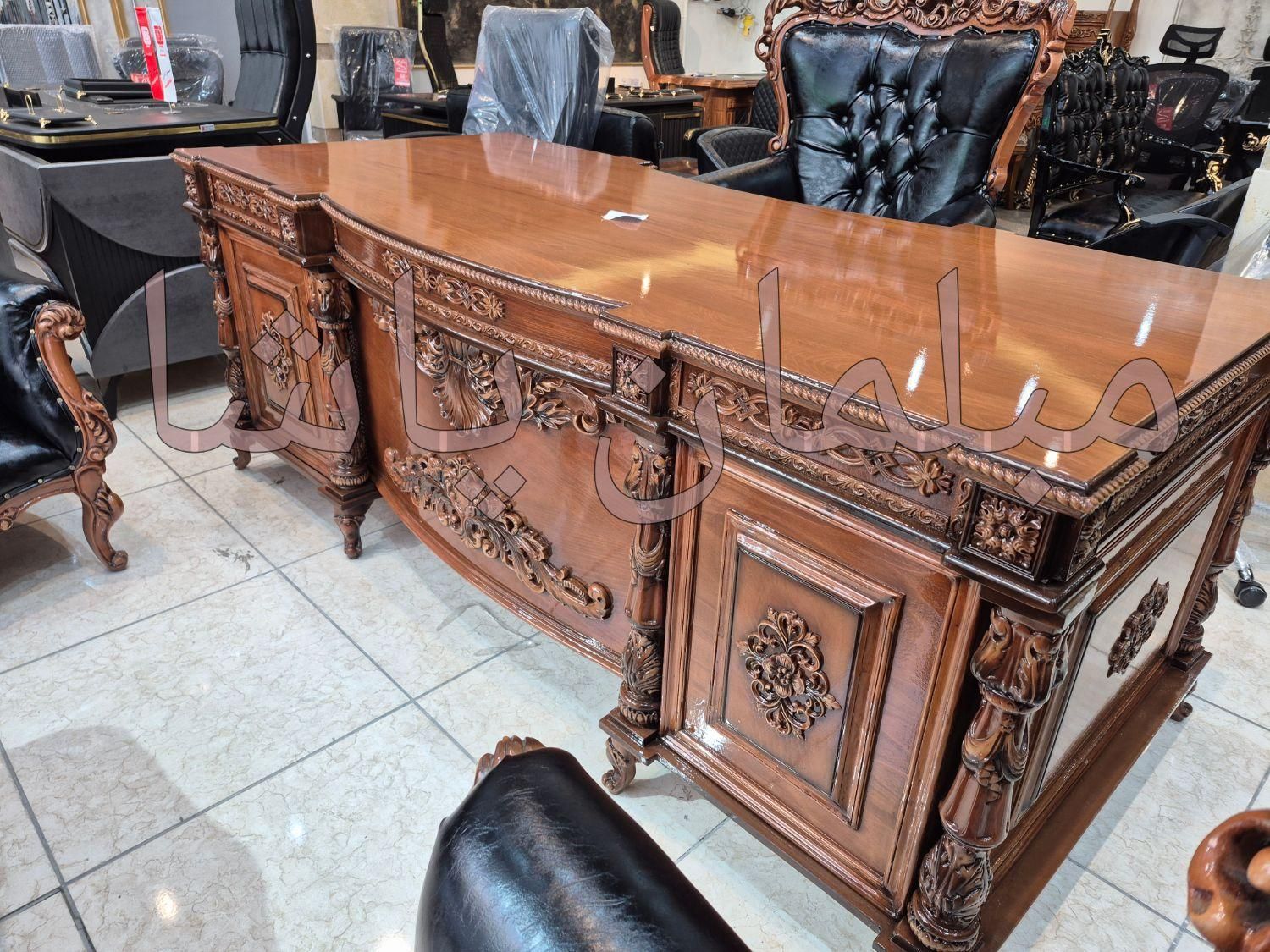 مبلمان اداری کلاسیک شاهی
