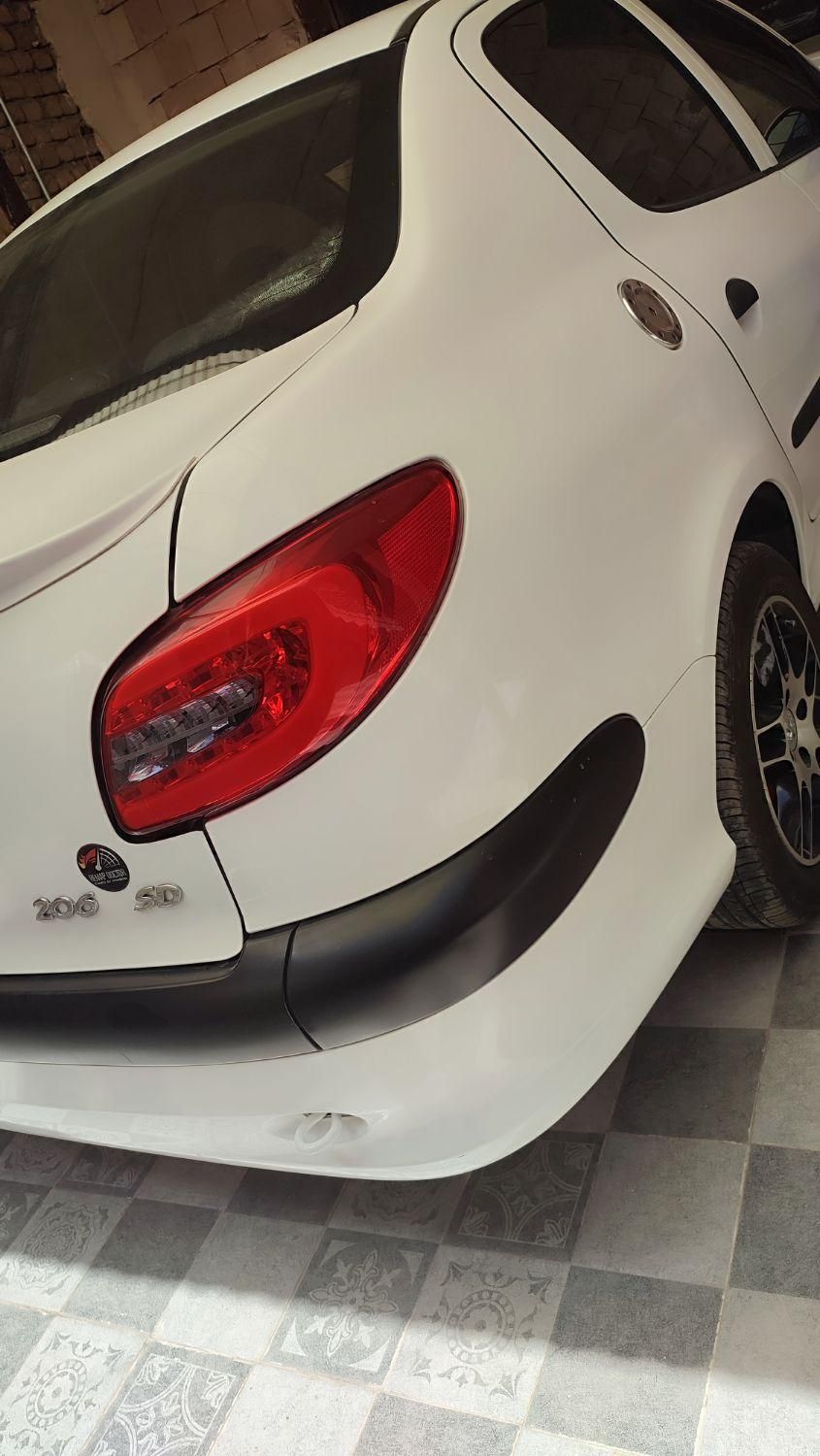 206 اس دی v8 صندوقدار