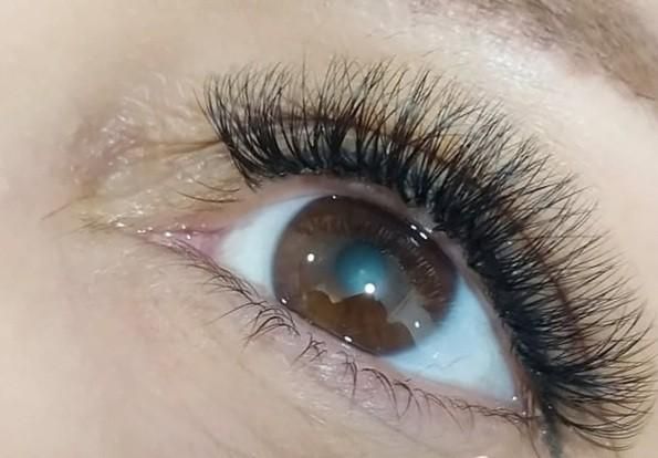 تخفیف فوق العاده خدمات کاشت مژه