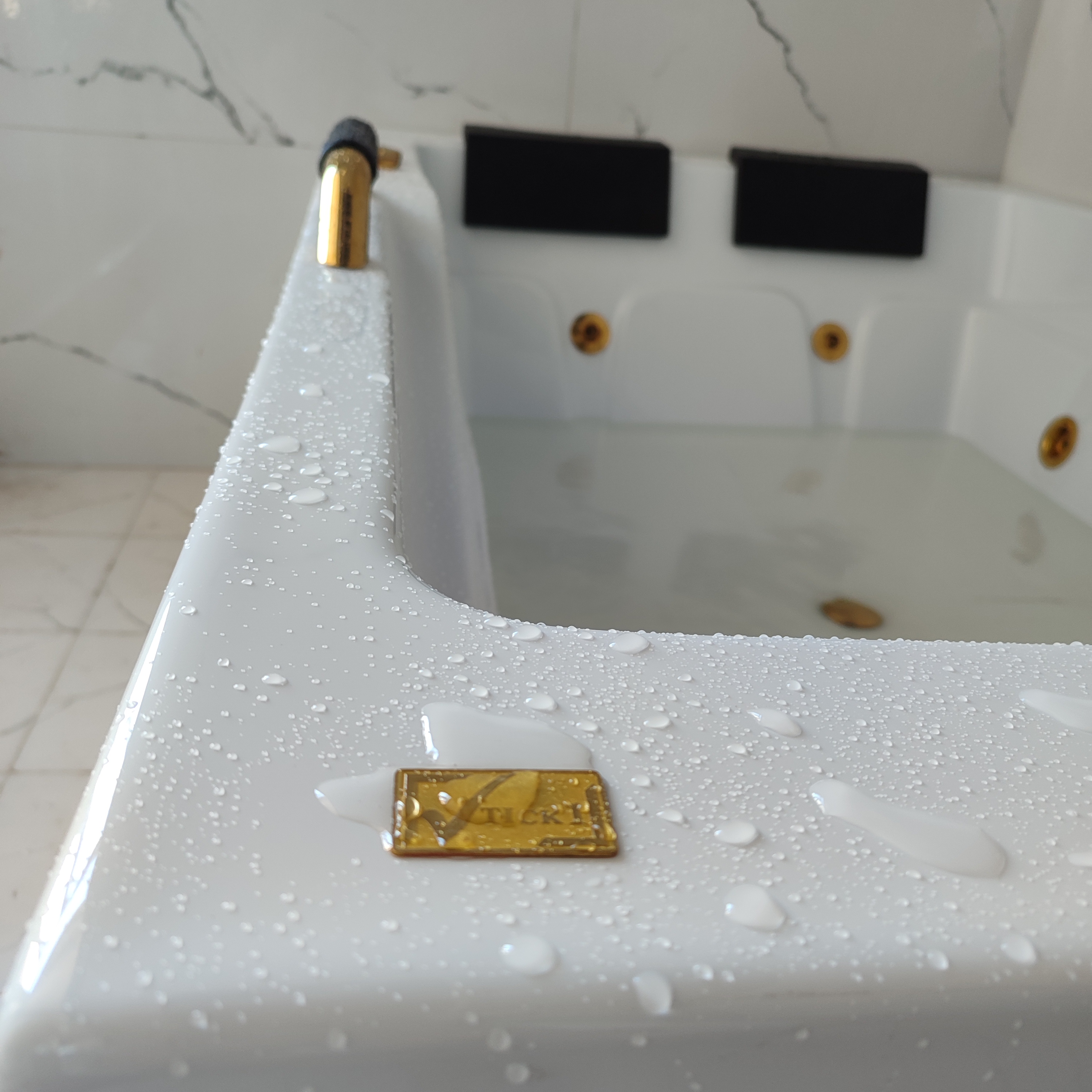 وان جکوزی حمام خانگی