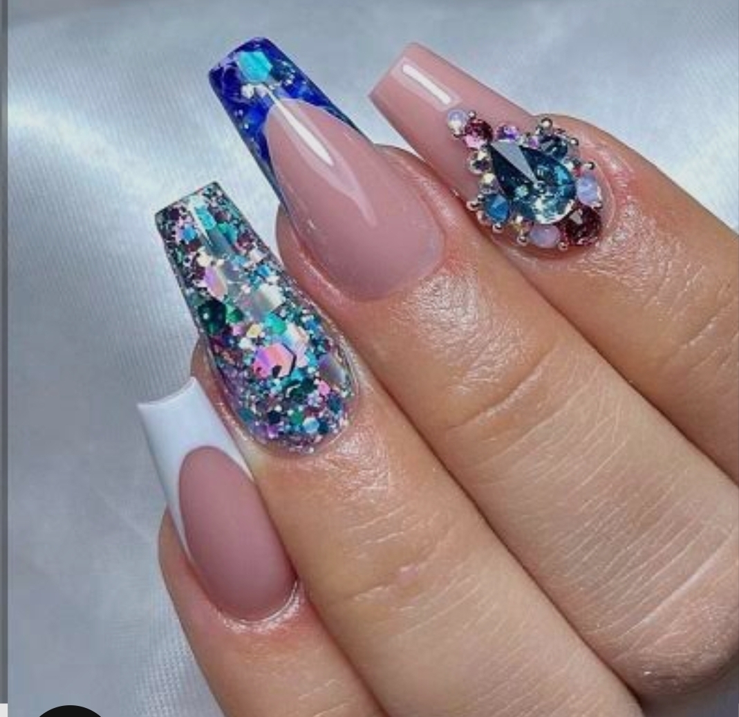 خدمات و آموزش زیبایی