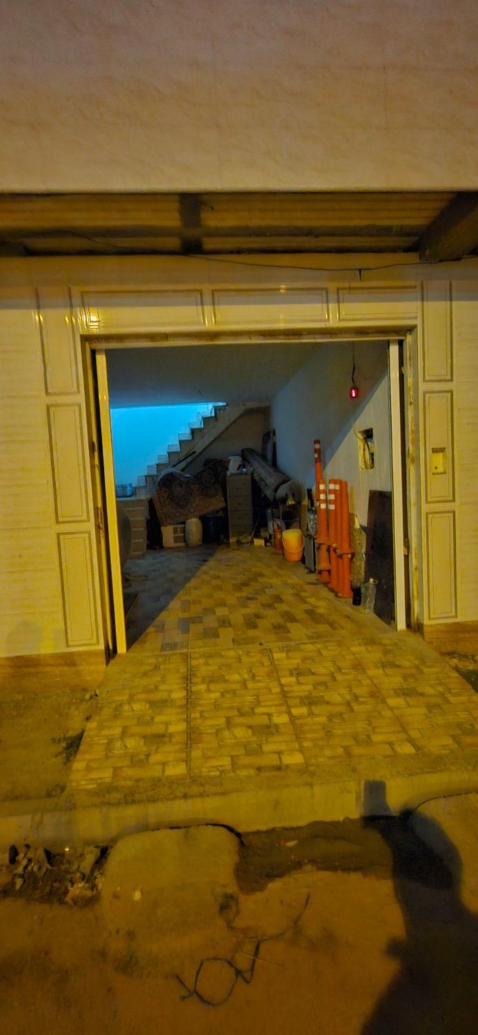 املاک و مستغلات