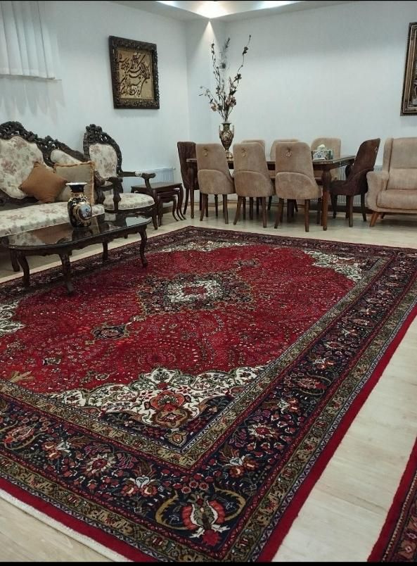 فرش های دستباف دست دوم شماراخریداریم