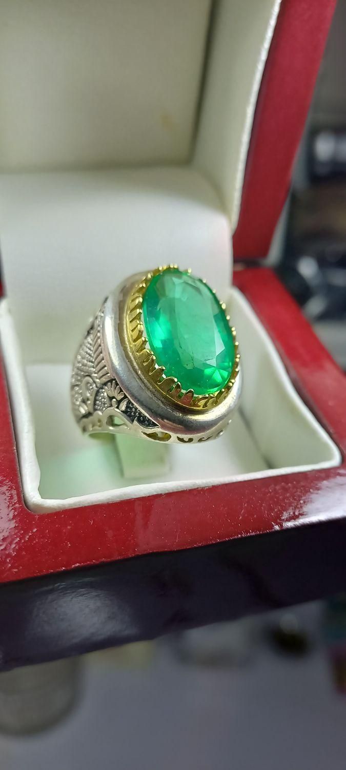انگشتر نقره با زمرد برزیل بیضی