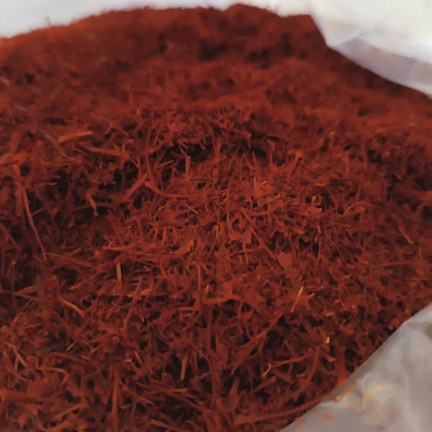 شکسته ی نگین زعفران