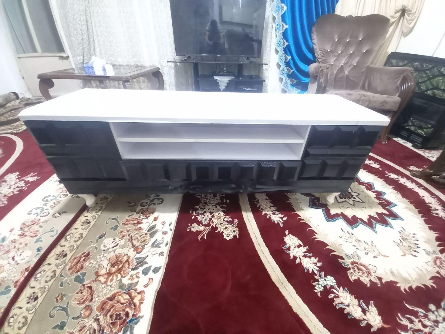 زیر تلوزیون
