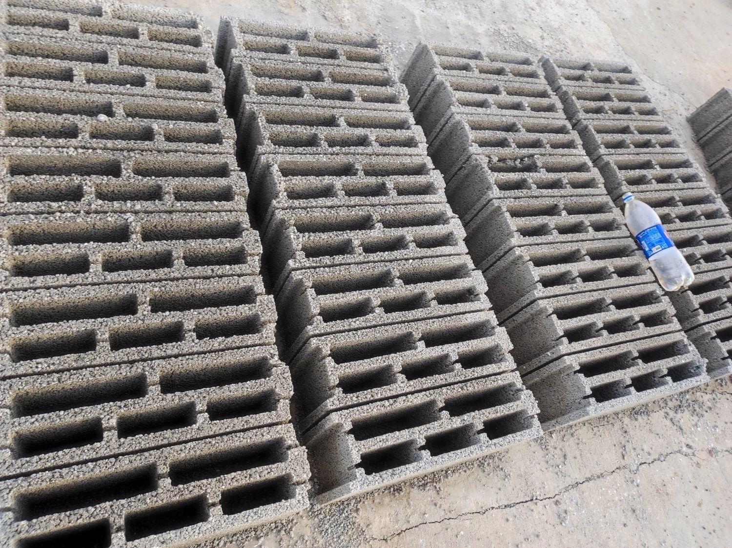 تمیزکاری کارگر ساده وسط کار استخدام کار کاری کارکن