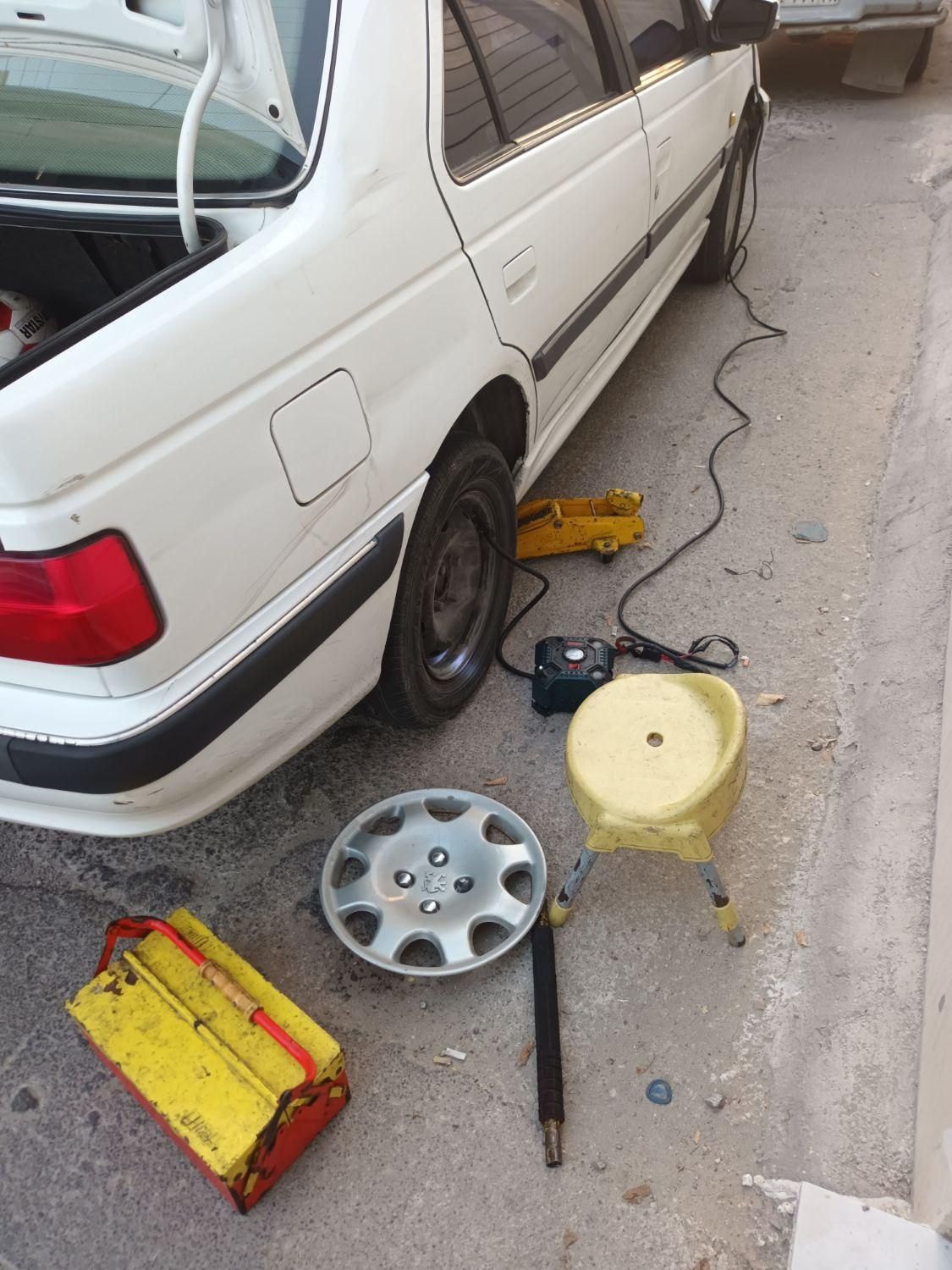 خدمات پنچرگیری سیار در محل شما