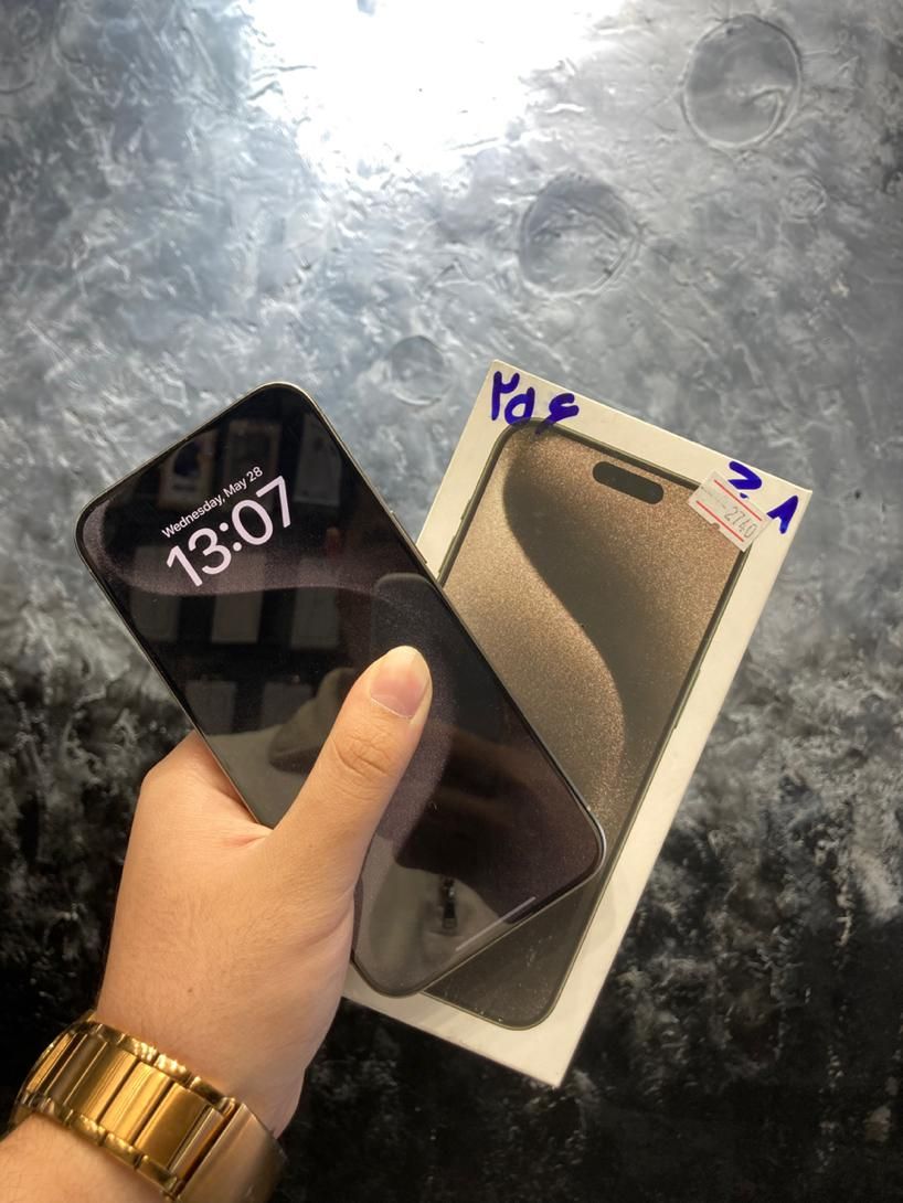 15 Pro Max 256 بدون مدرک تحویل بگیر