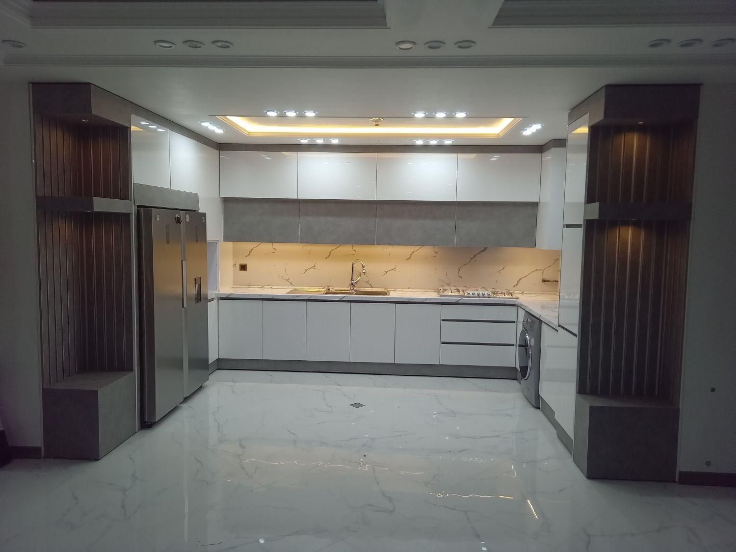 کابینت و کمدیواری خاتون.نقد وچک