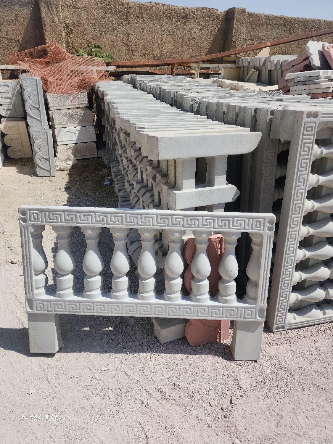 نرده طرح صراحی رنگ طوسی