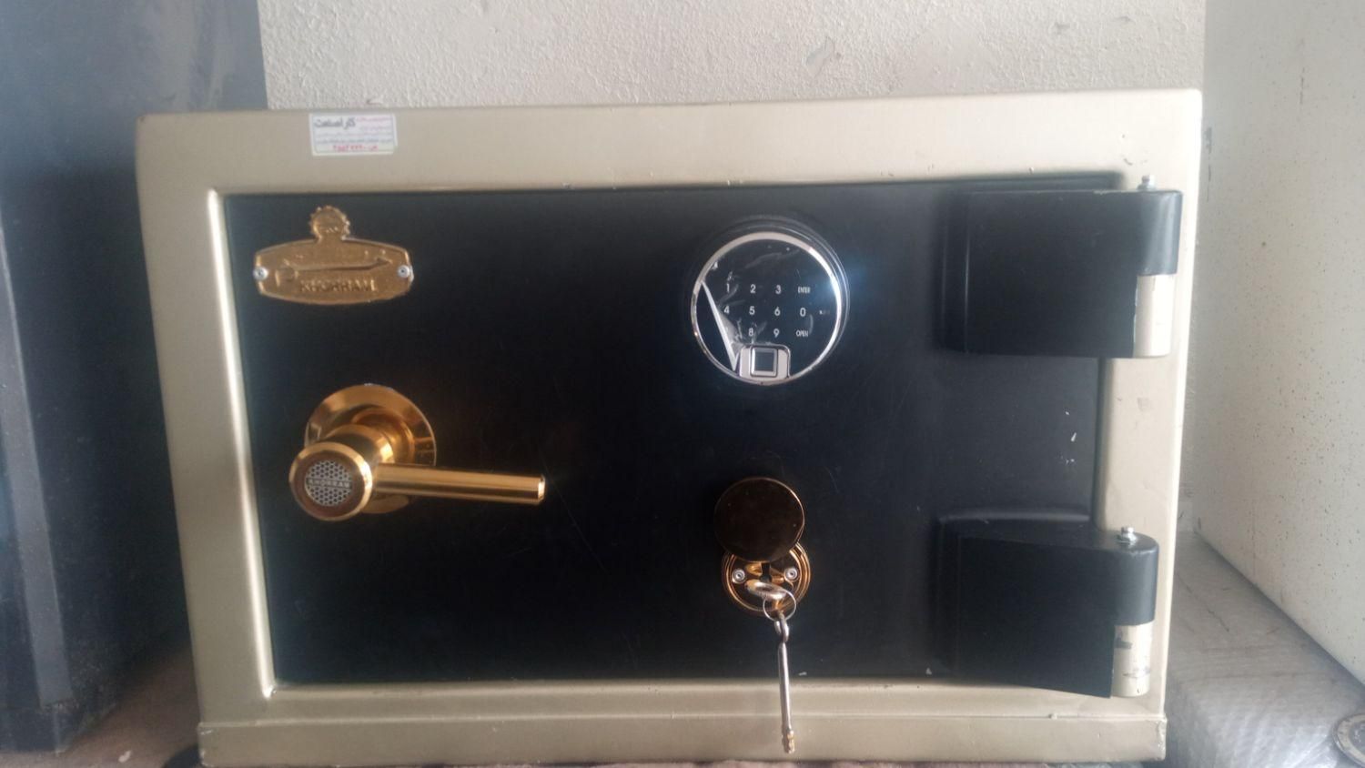 گاوصندوق خرم رمز اثرانگشتی