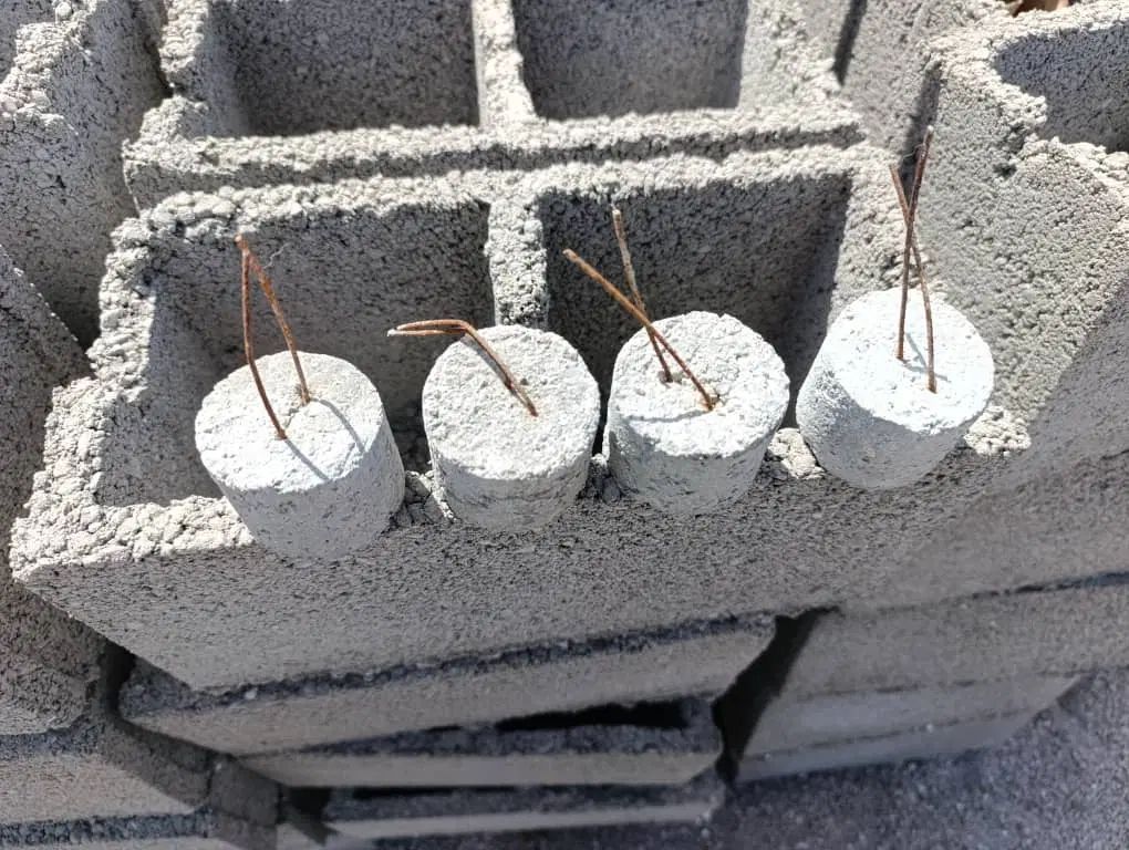اسپیسر بتنی 5سانتی و 3سانتی سیم دار