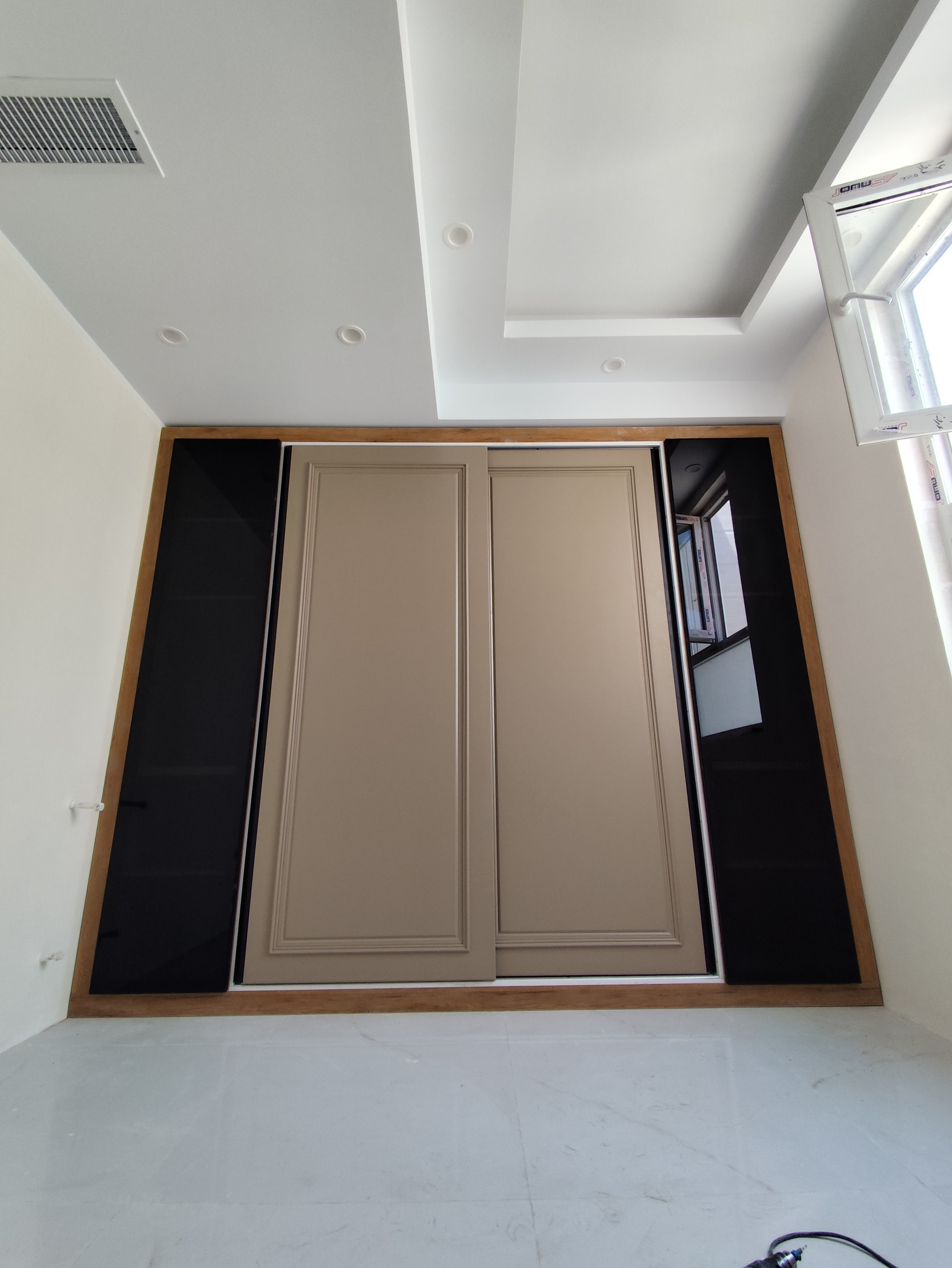 ساخت و نصب کابینت و کمد دیواری