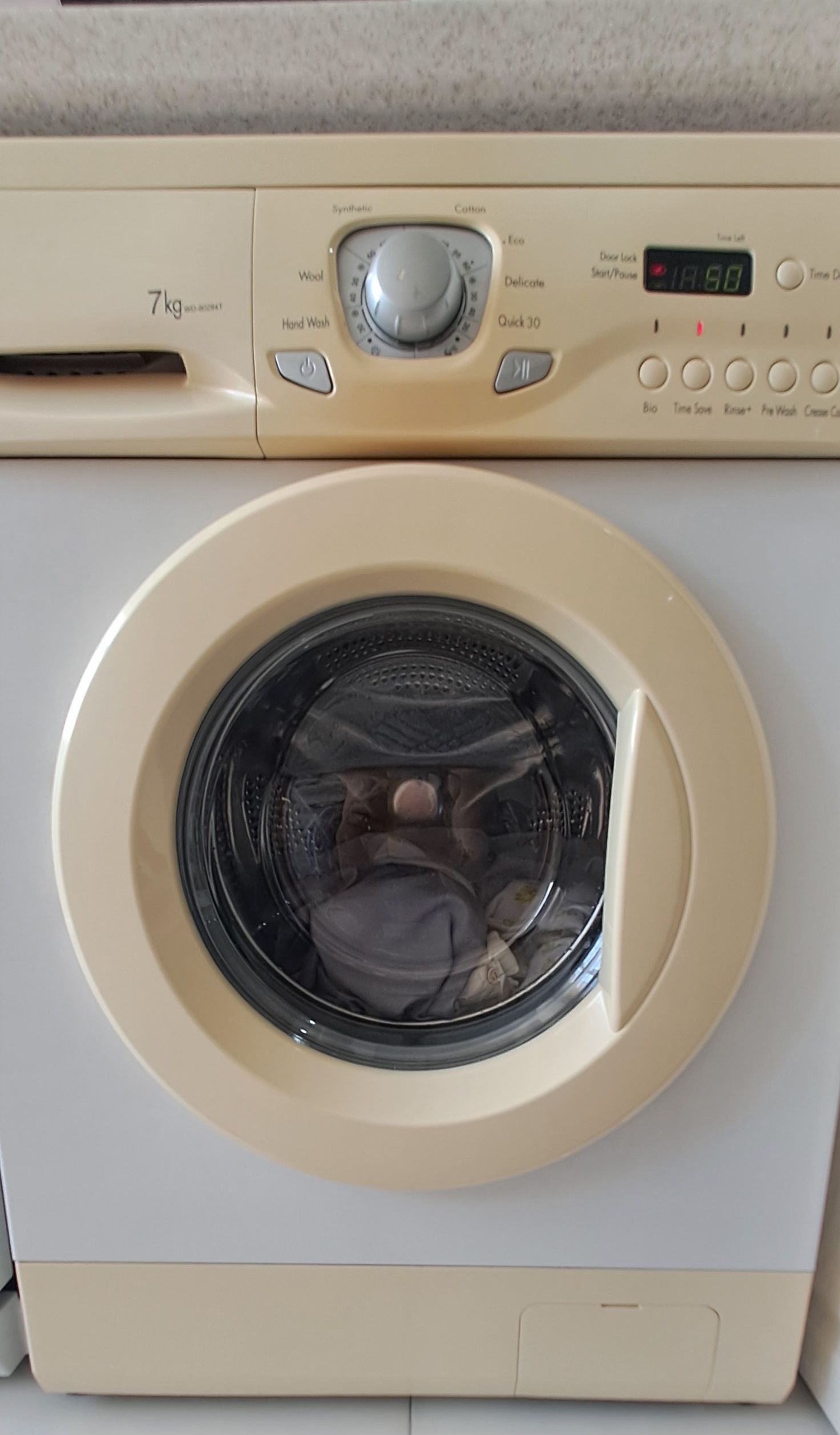 ماشین لباسشویی شویی الجی