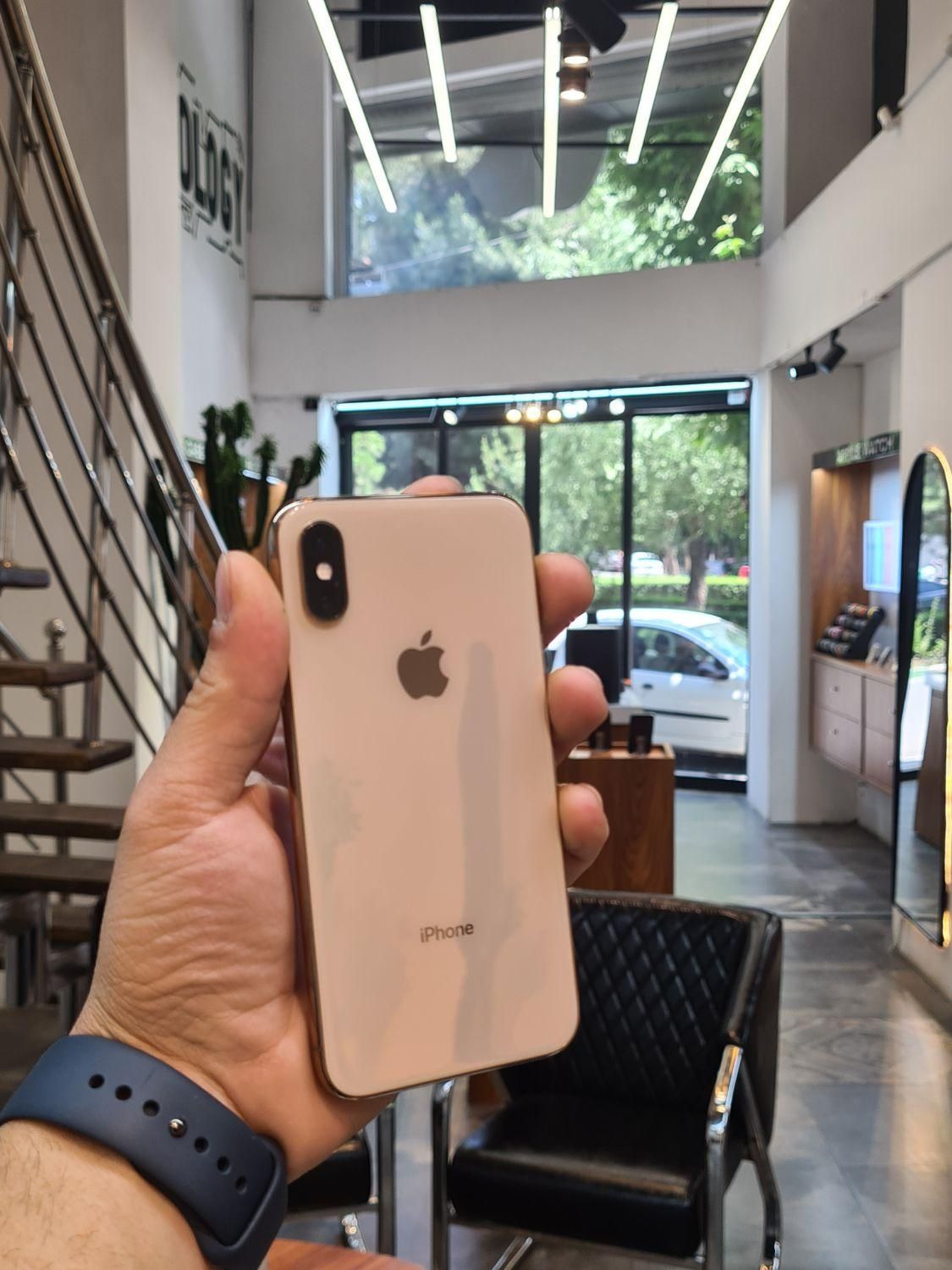 اپل iPhone XS با حافظهٔ ۲۵۶ گیگابایت