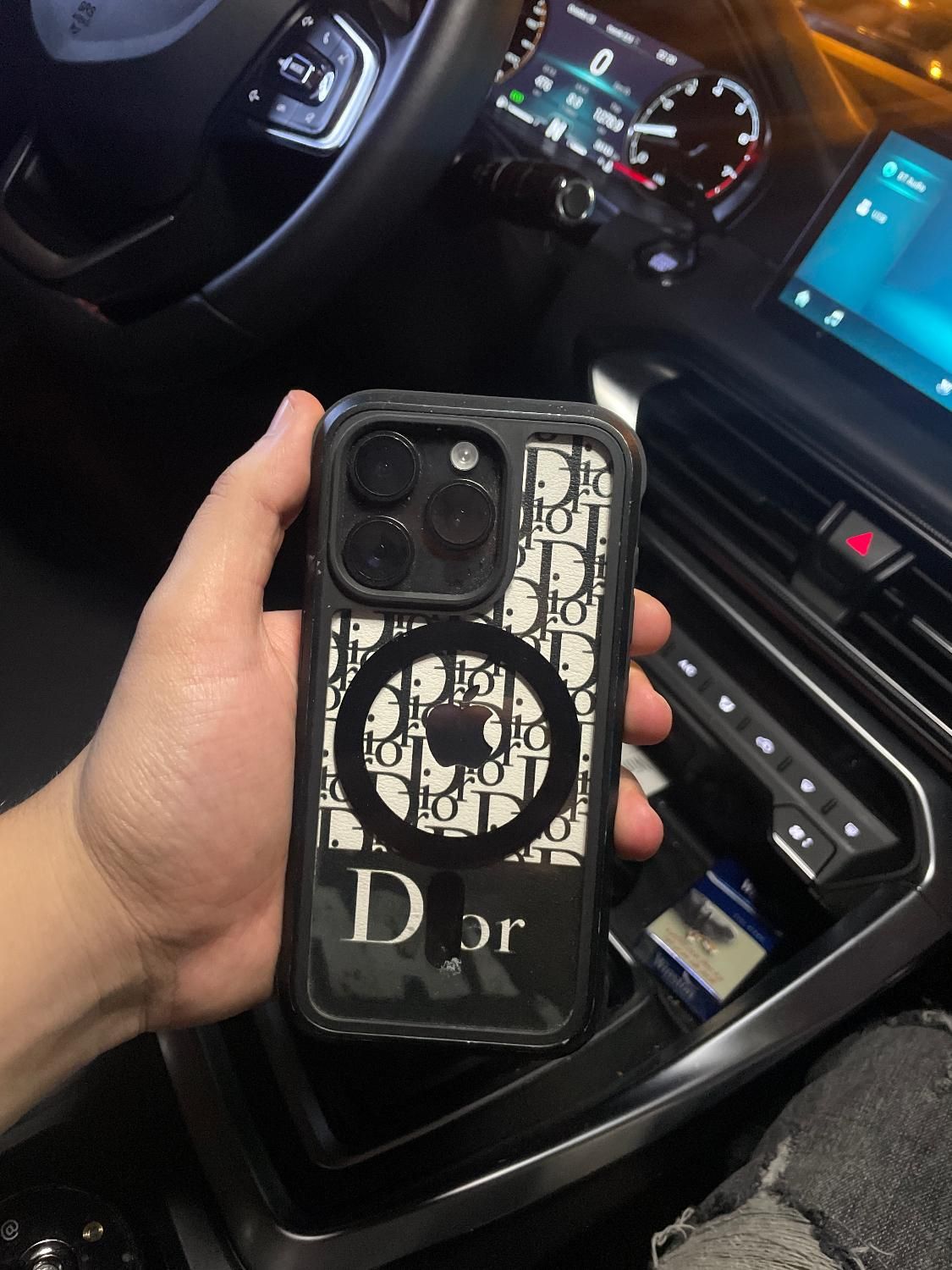 ایفون 15 pro