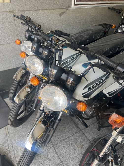 بی ایکس ۲۰۰طرح باکسر نیرو موتور