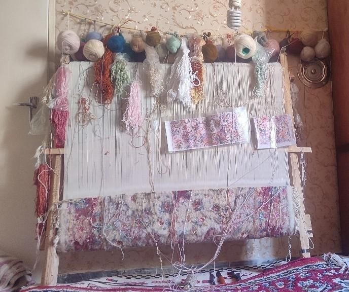 دزگاه فرش نیمکاره زرنیم 50 رج طرح علیا با مصالح