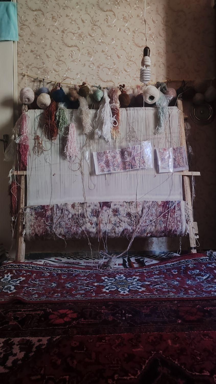 فرش دزگاه زرنیم 50رج نیمه کاره همراه با مصالح