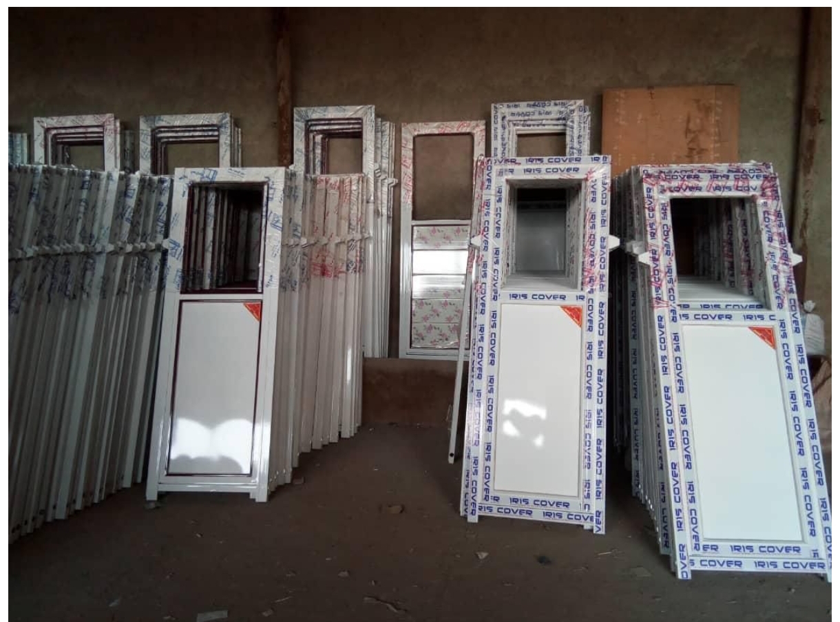 درب دوجداره و 3لولا آلومینیومی و upvc