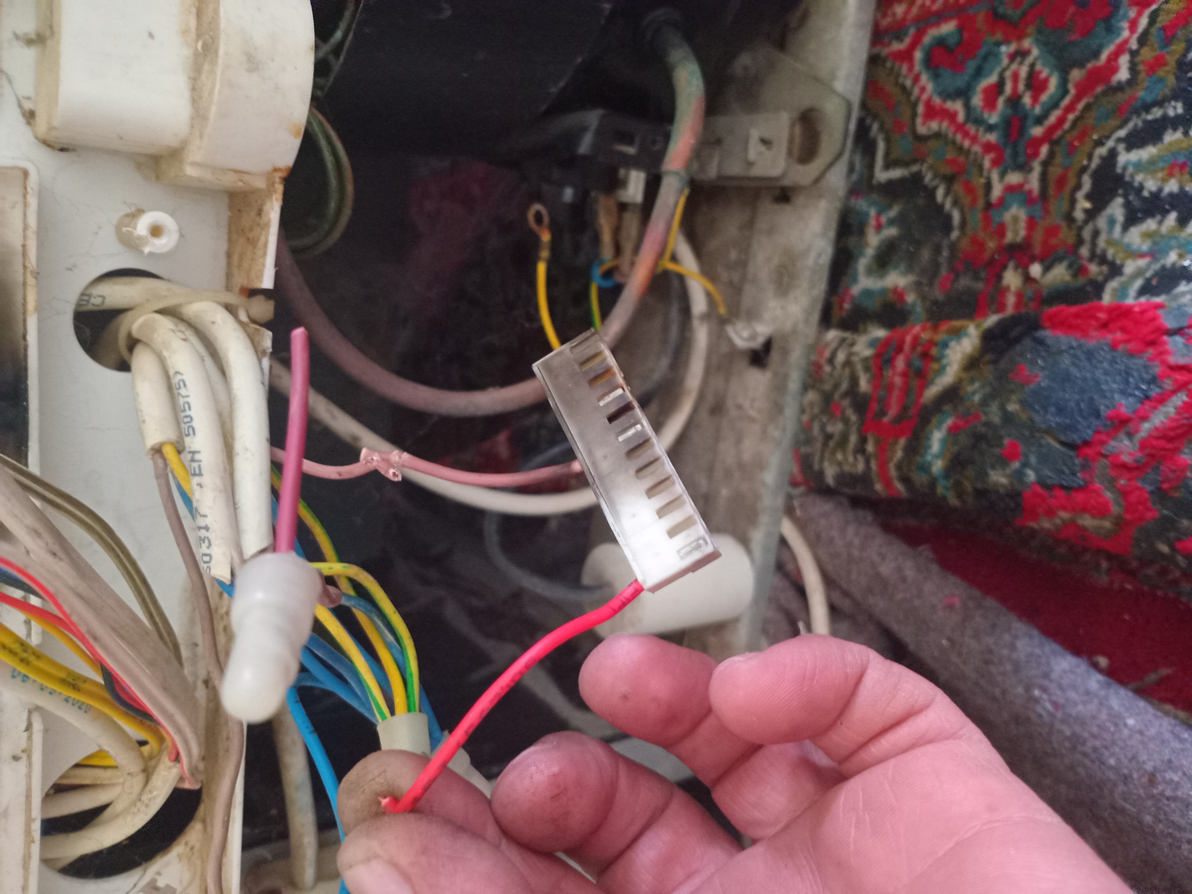 تعمیرات تخصصی. تضمینی وحرفه ای یخچال فریزر درشهر و روستا