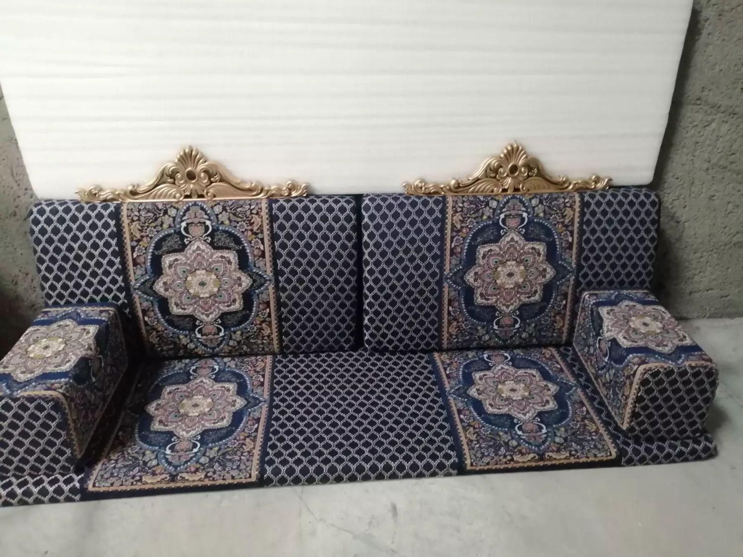شاه نشین پشتی تاجدار