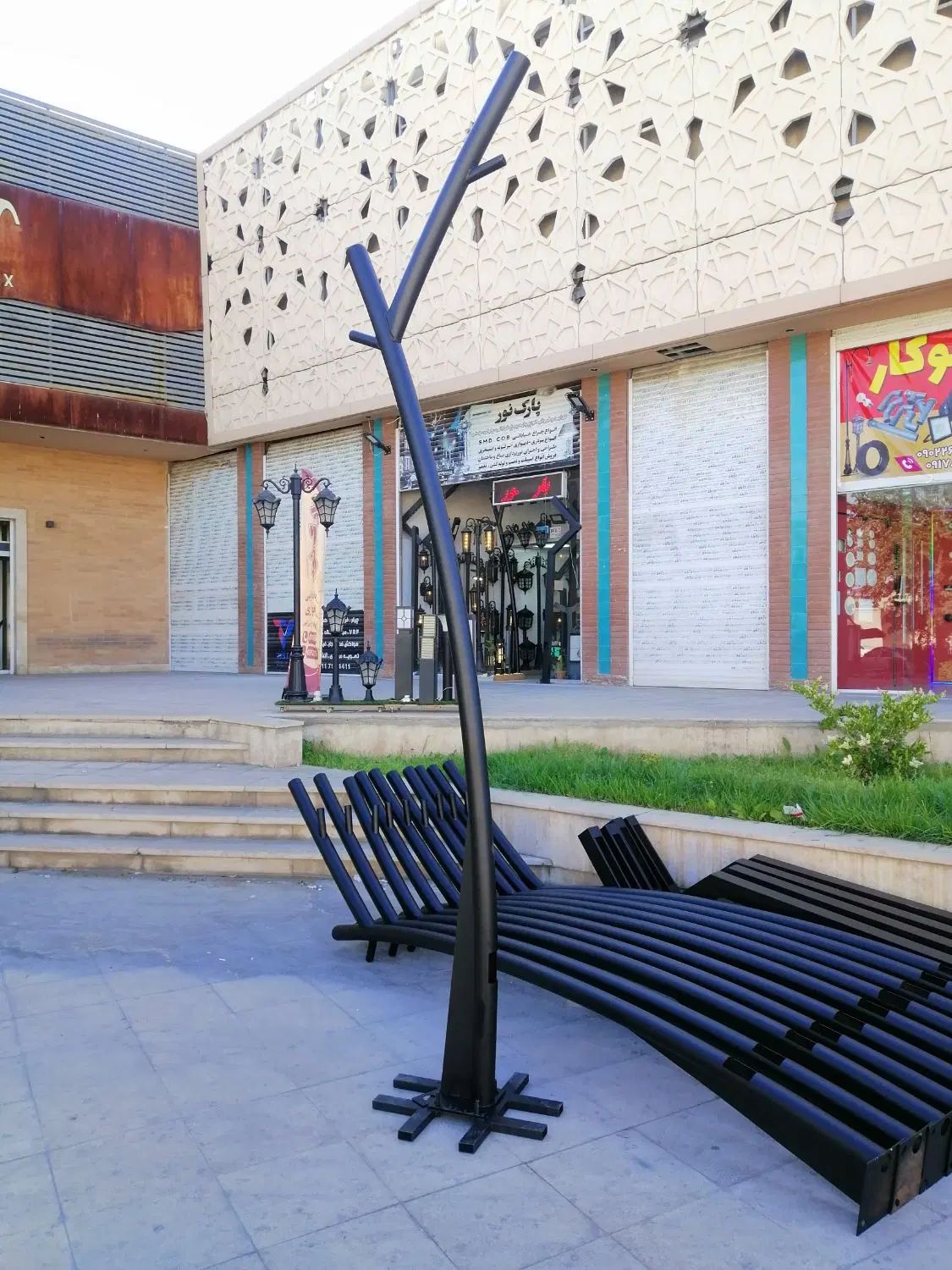 پایه درختی در شیراز