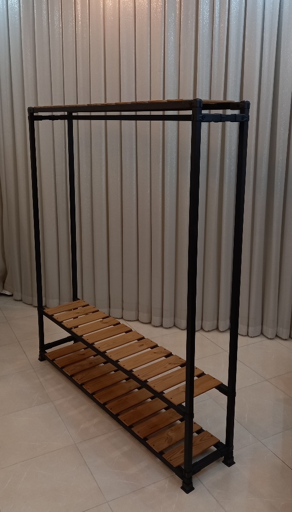 ترکیب زیبای چوب و فلز
