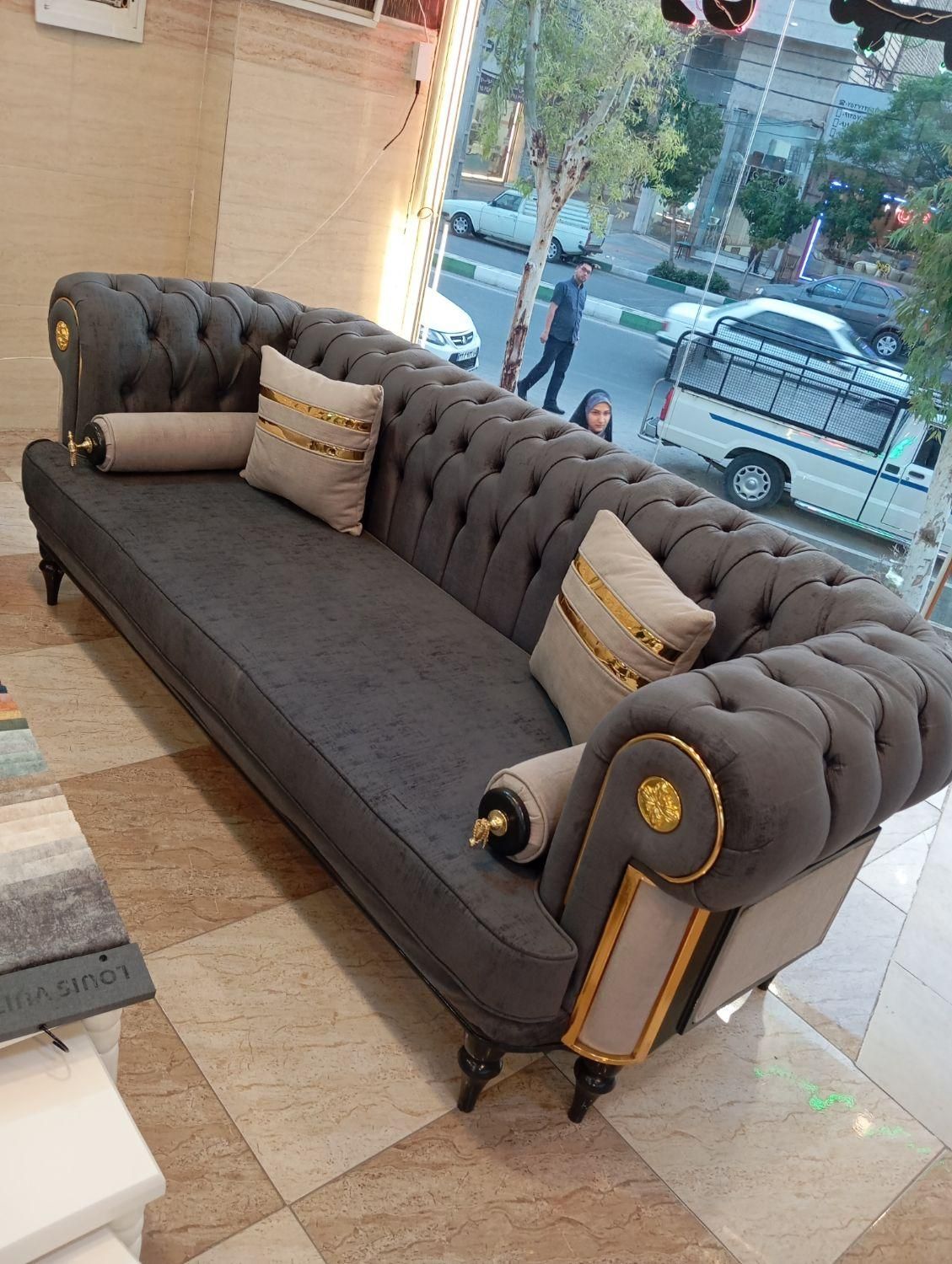 مبلمان کاوالی